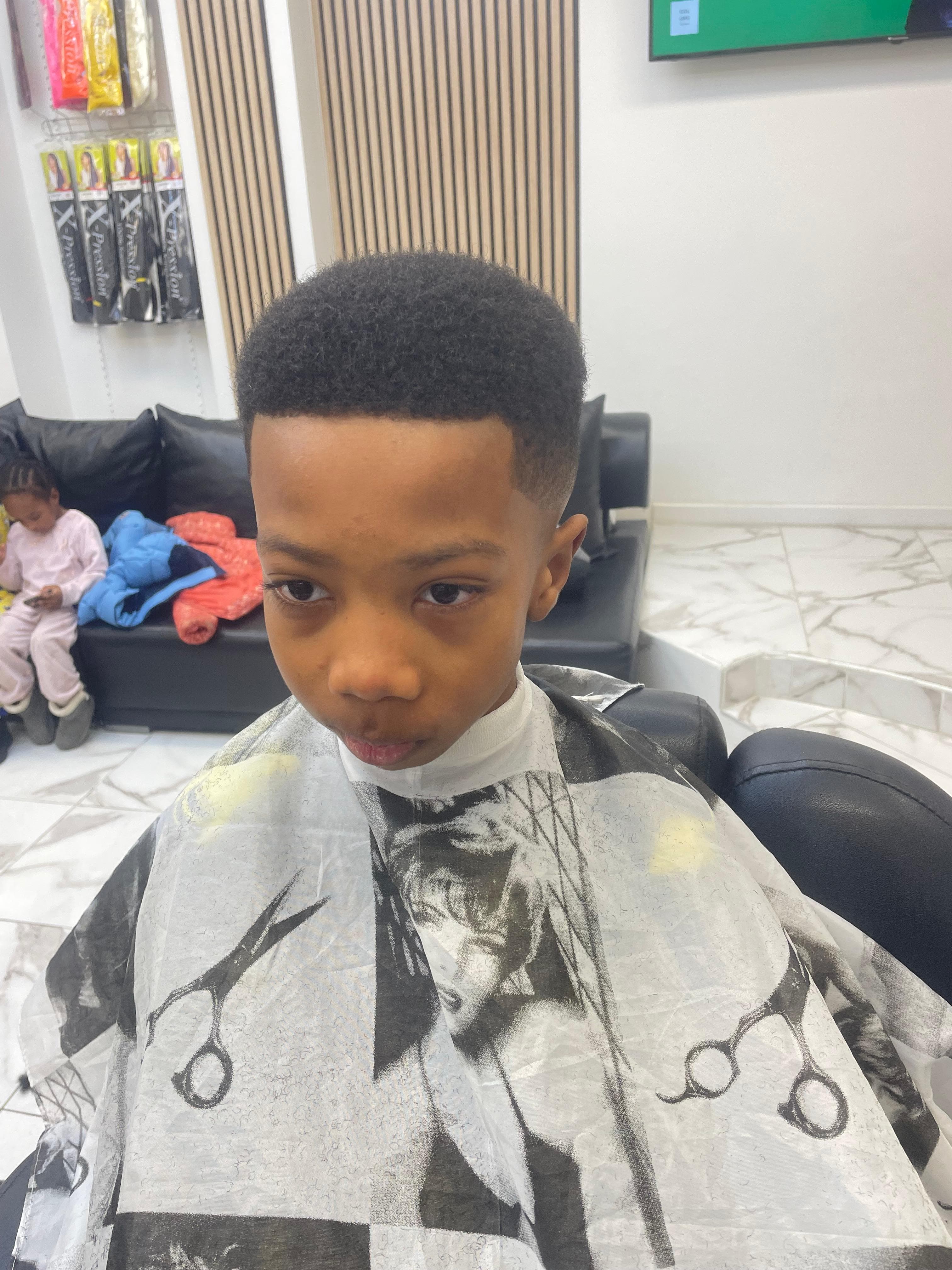 Coupe afro pour enfants et adolescents